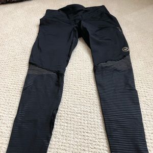 NWOT XS Virus Legging